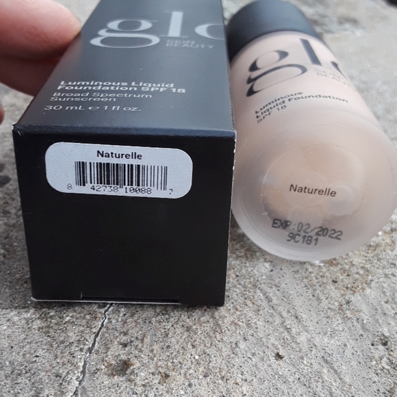 NWT Glo skin beauty luminous LUX foundation shade CAFE - Picture 4 of 9